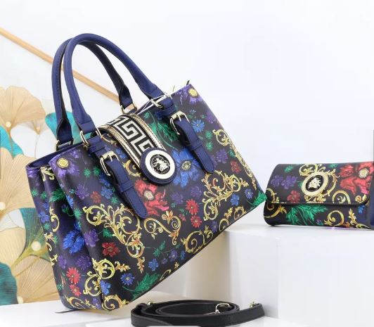 CIndy Handbag with 3 compartments