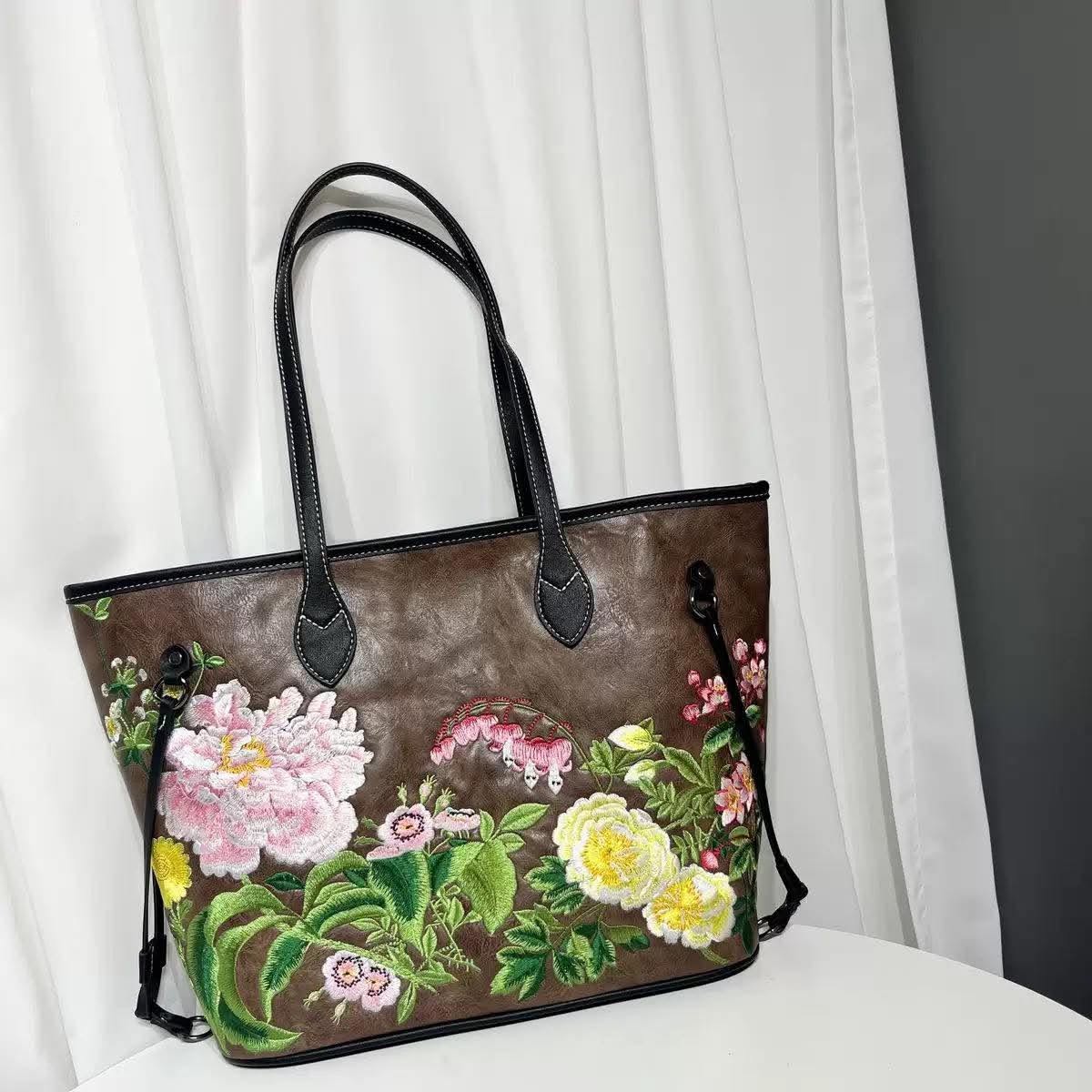 BOTANICA TOTE BAG