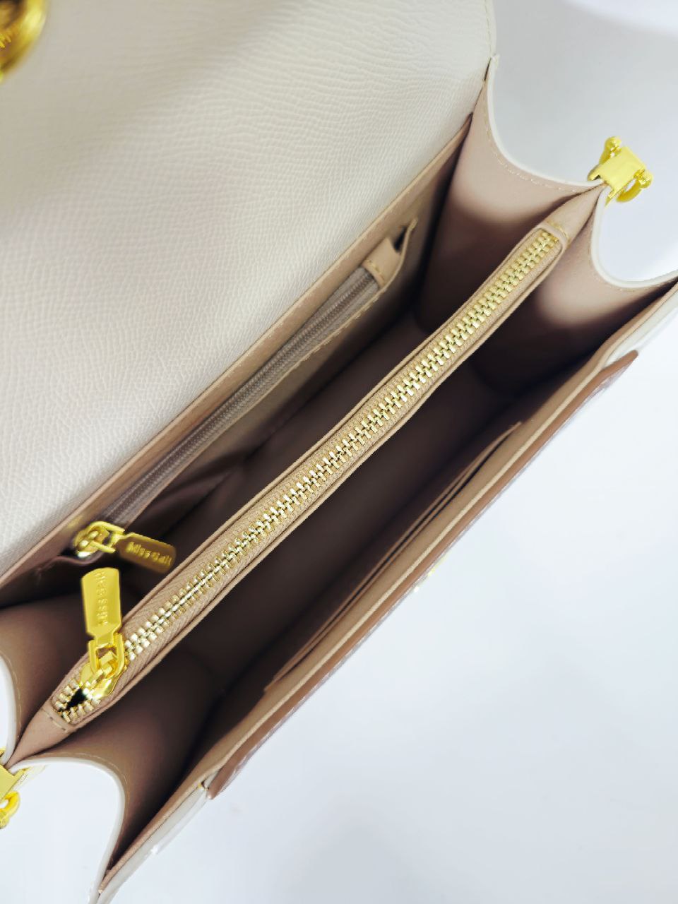 Miss Gail Sling-bag